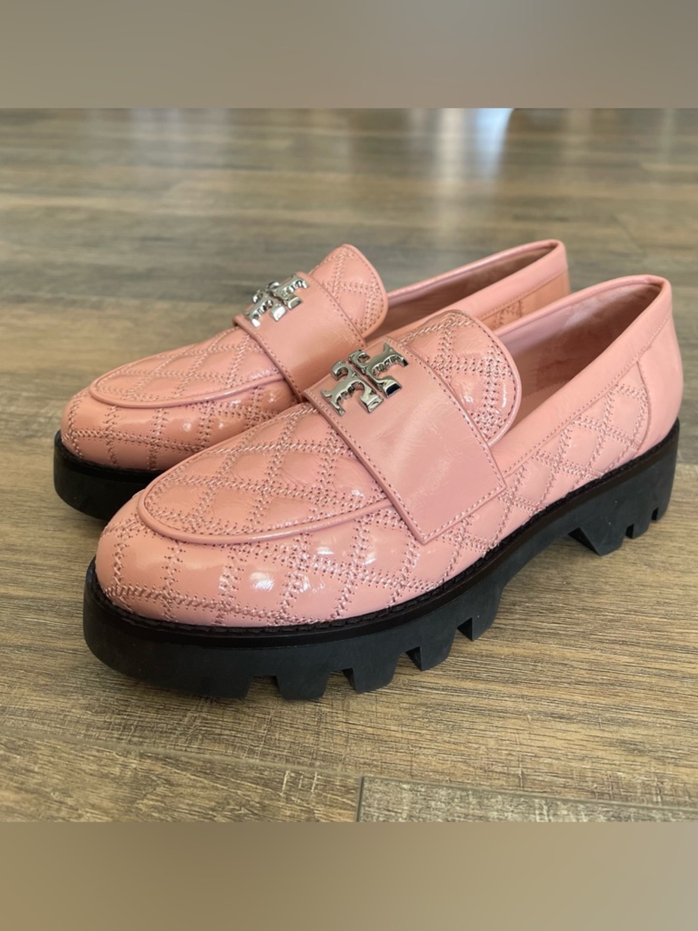 New TORY BURCH Mini Everly Chunky Patent
Loafer size 5 - Picture 5 of 9